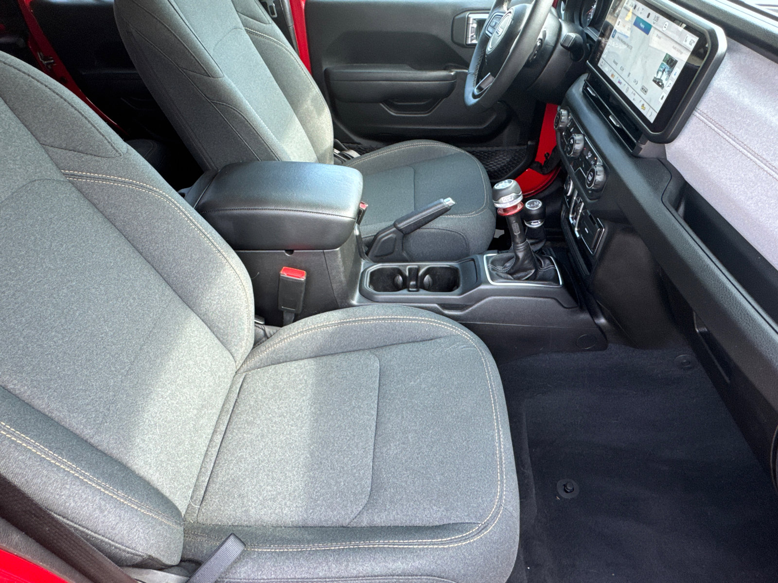 Used 2025 Jeep Wrangler Sport S image 14