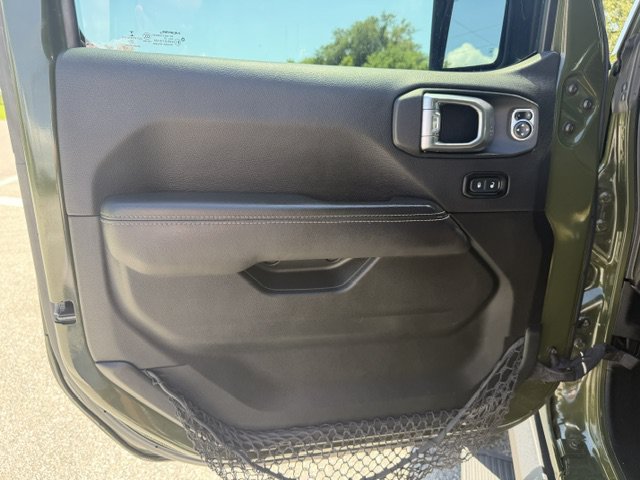 Used 2021 Jeep Wrangler Unlimited Rubicon AWD/4WD image 12