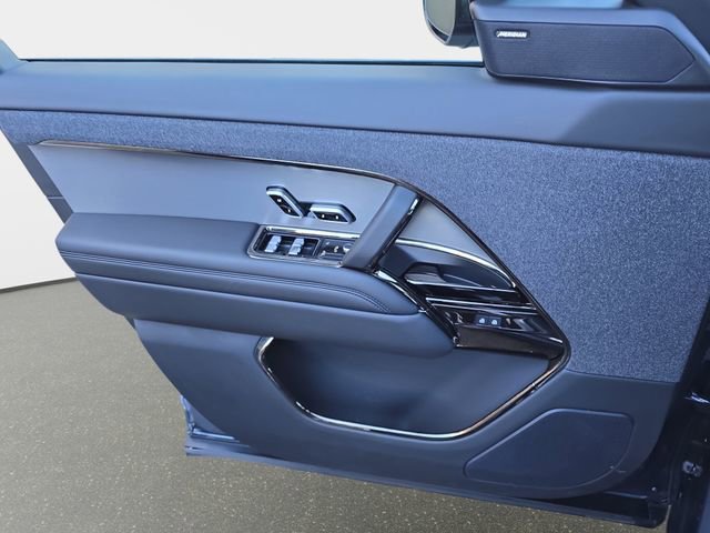Used 2025 Land Rover Range Rover Sport image 29