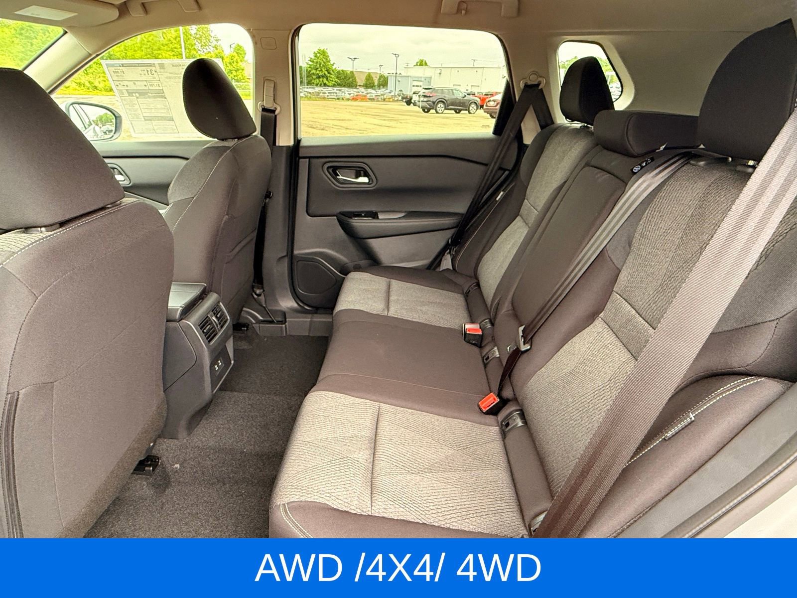 Used 2026 Nissan Rogue SV AWD/4WD image 13