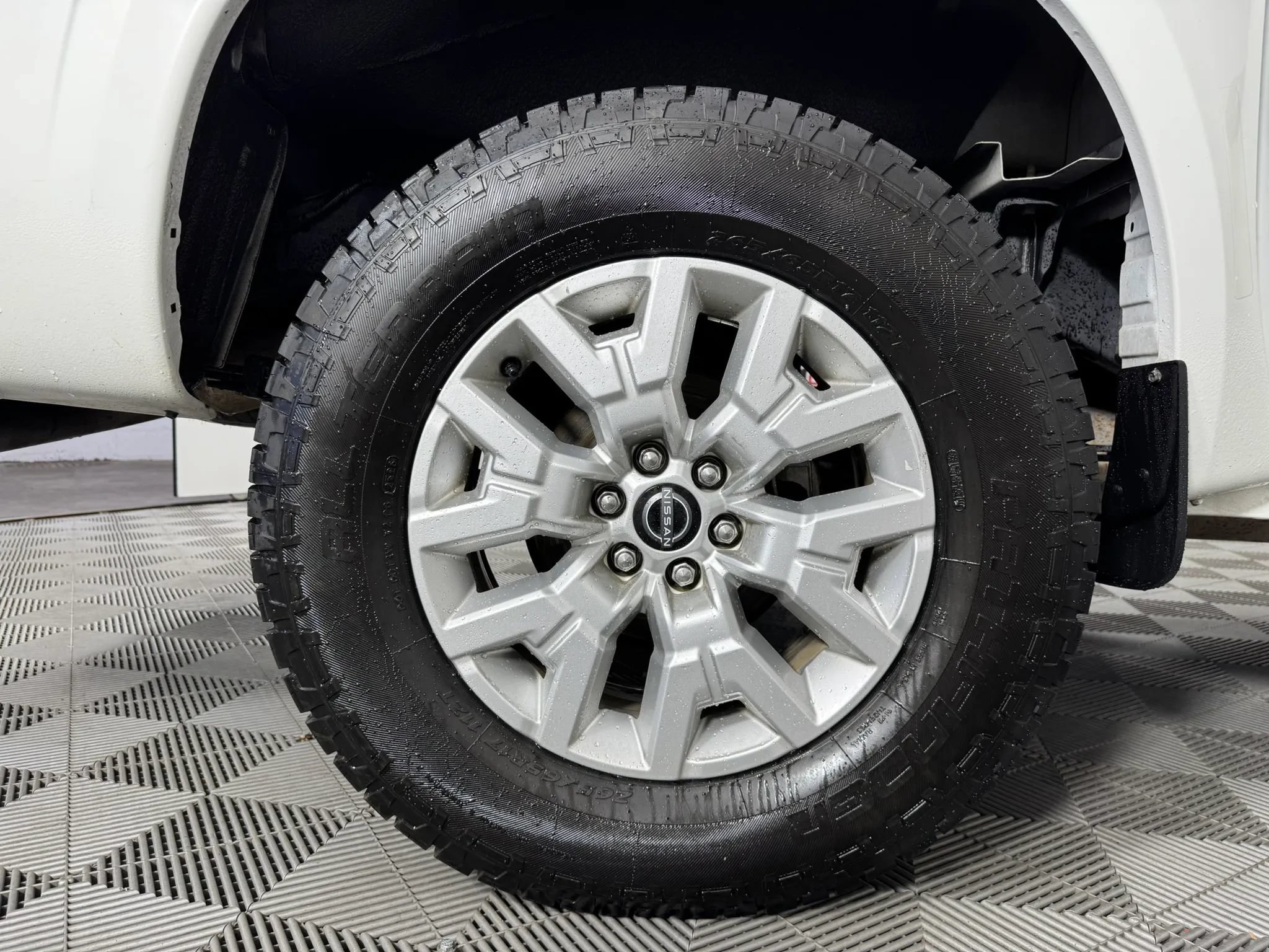 Used 2023 Nissan Frontier SV AWD/4WD image 43
