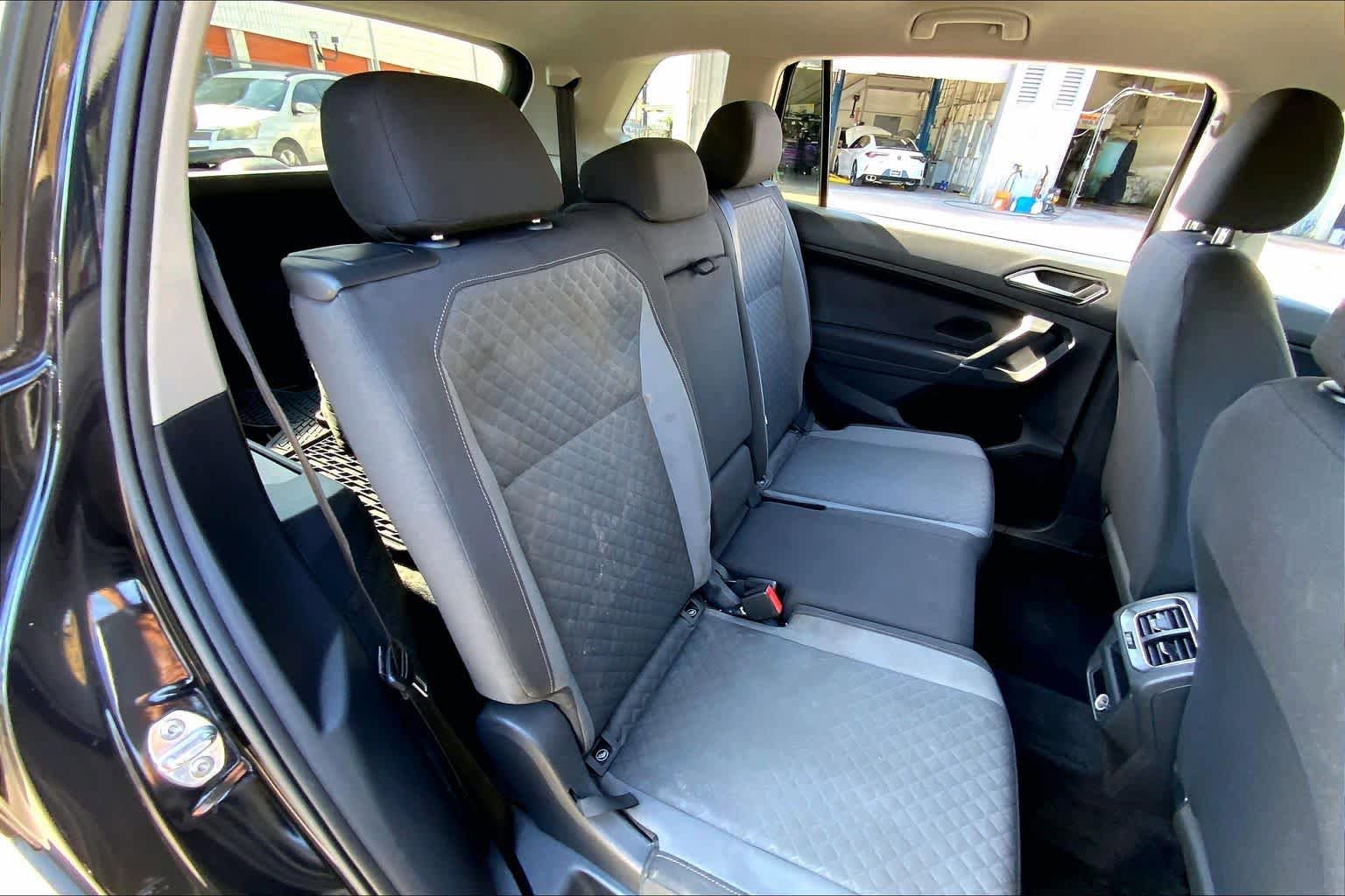 Used 2018 Volkswagen Tiguan S FWD image 18