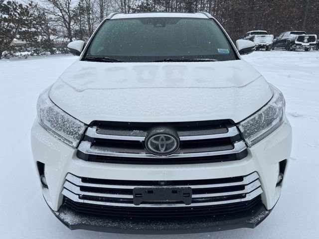 Used 2017 Toyota Highlander Limited image 2