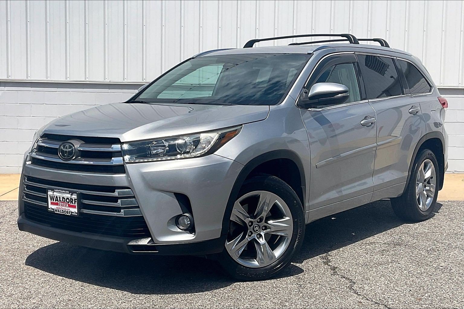 Used 2018 Toyota Highlander Limited AWD/4WD image 2