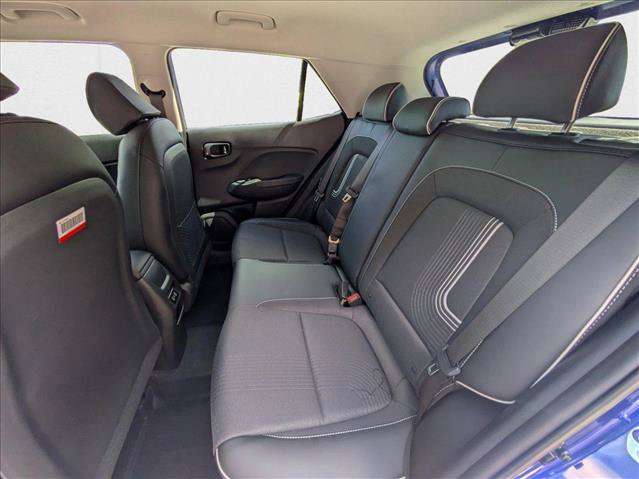 New 2025 Hyundai Venue Limited FWD image 17