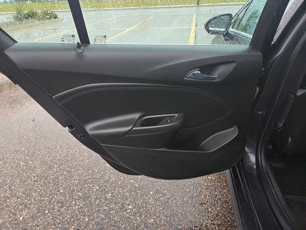Used 2017 Chevrolet Cruze Premier FWD image 47