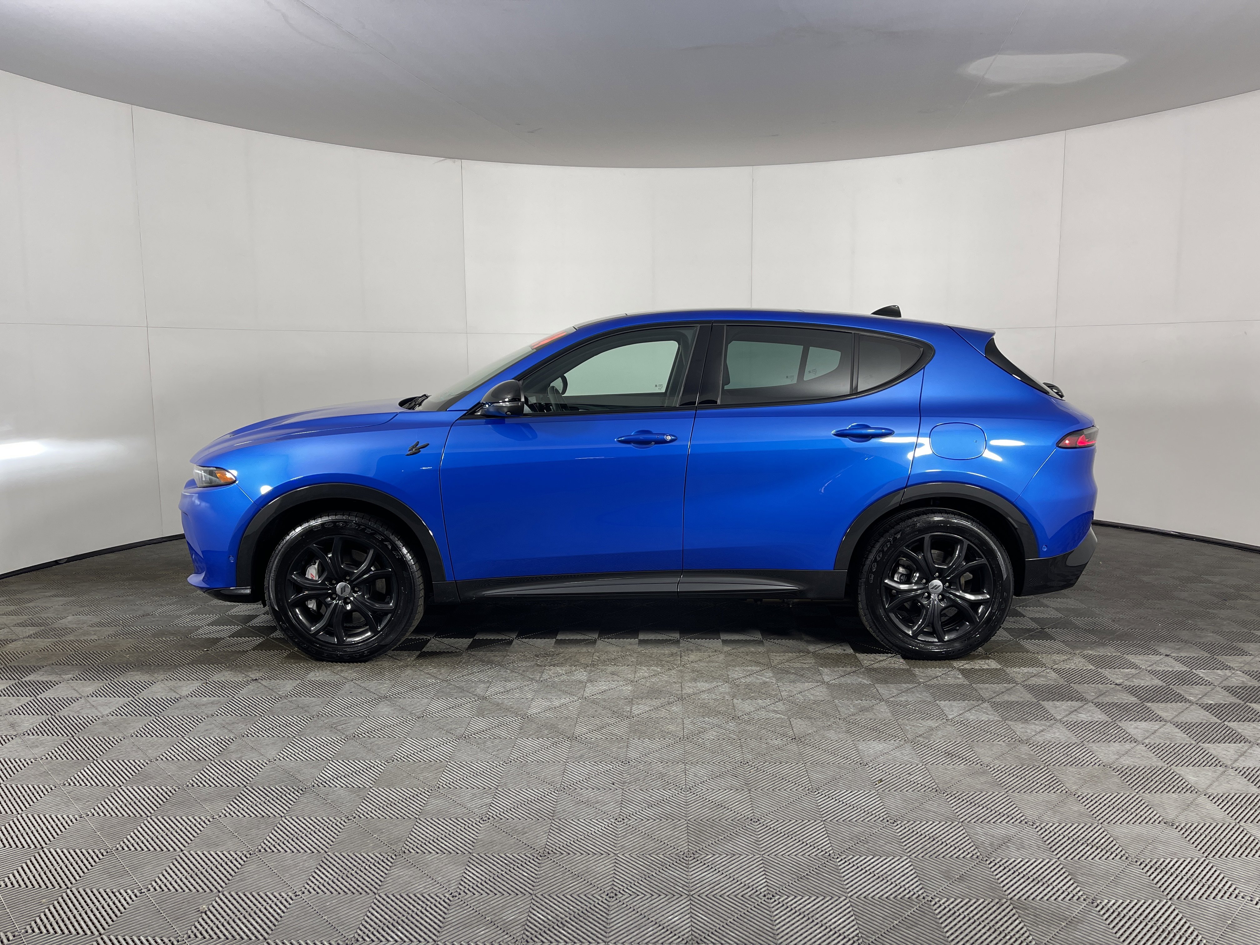 Used 2024 Dodge Hornet R/T Plus w/ Tech Pack Plus w/o Parking image 3