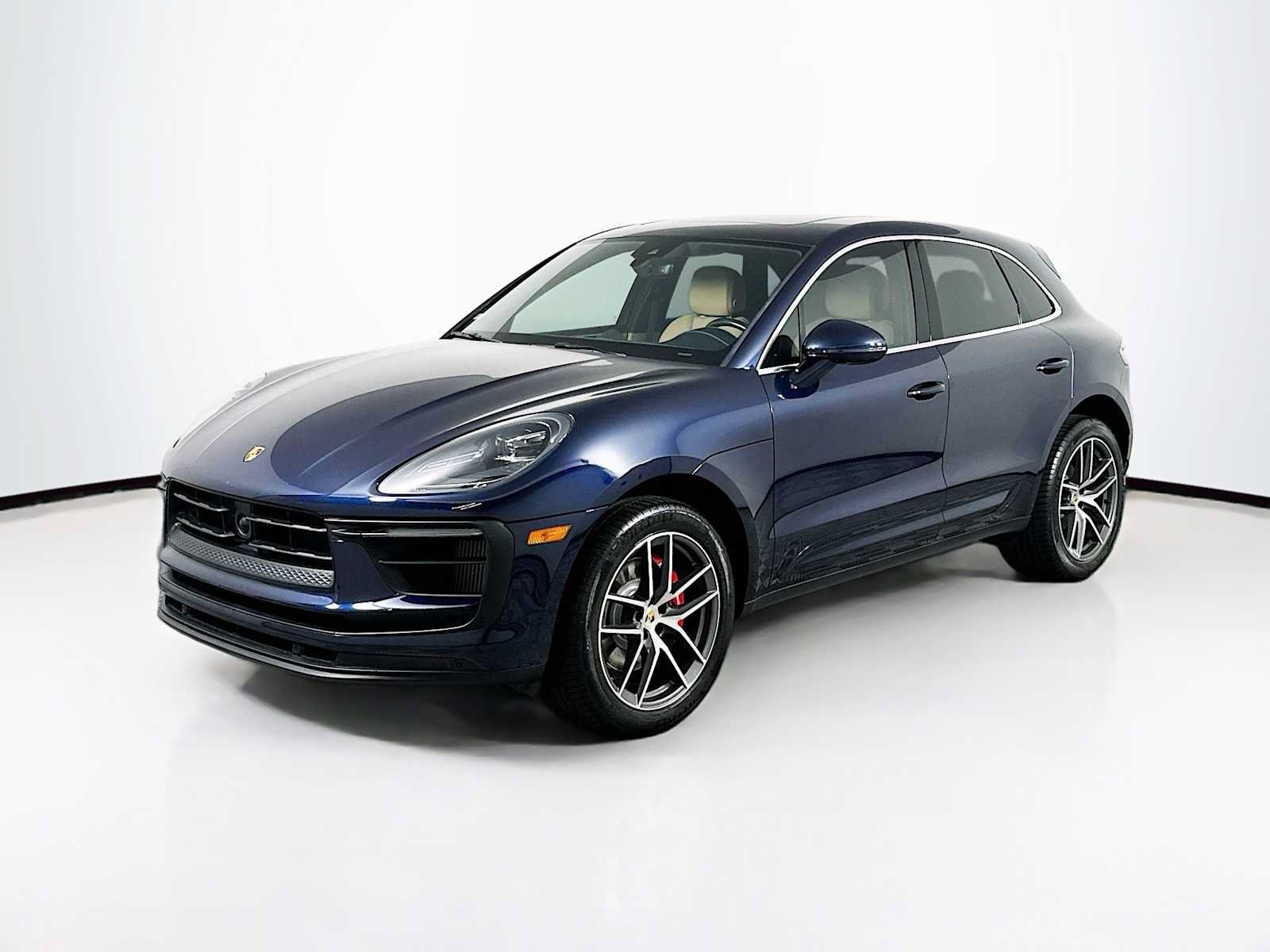 Certified 2023 Porsche Macan S AWD/4WD image 1