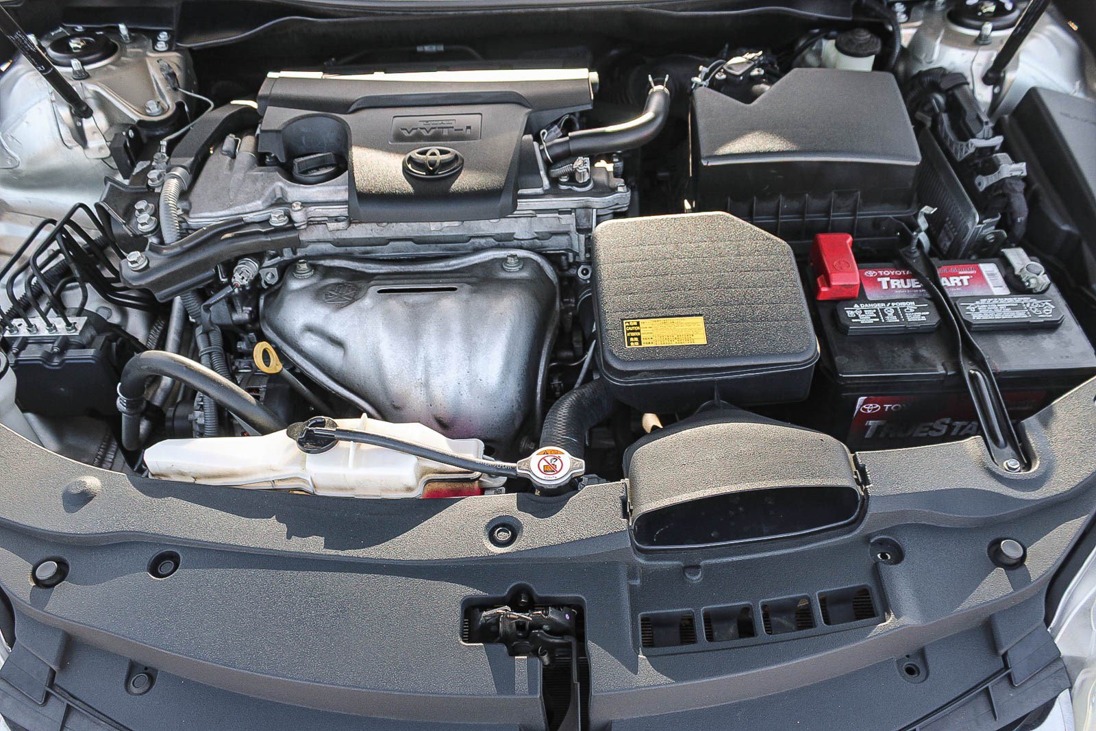 Used 2015 Toyota Camry SE FWD image 27
