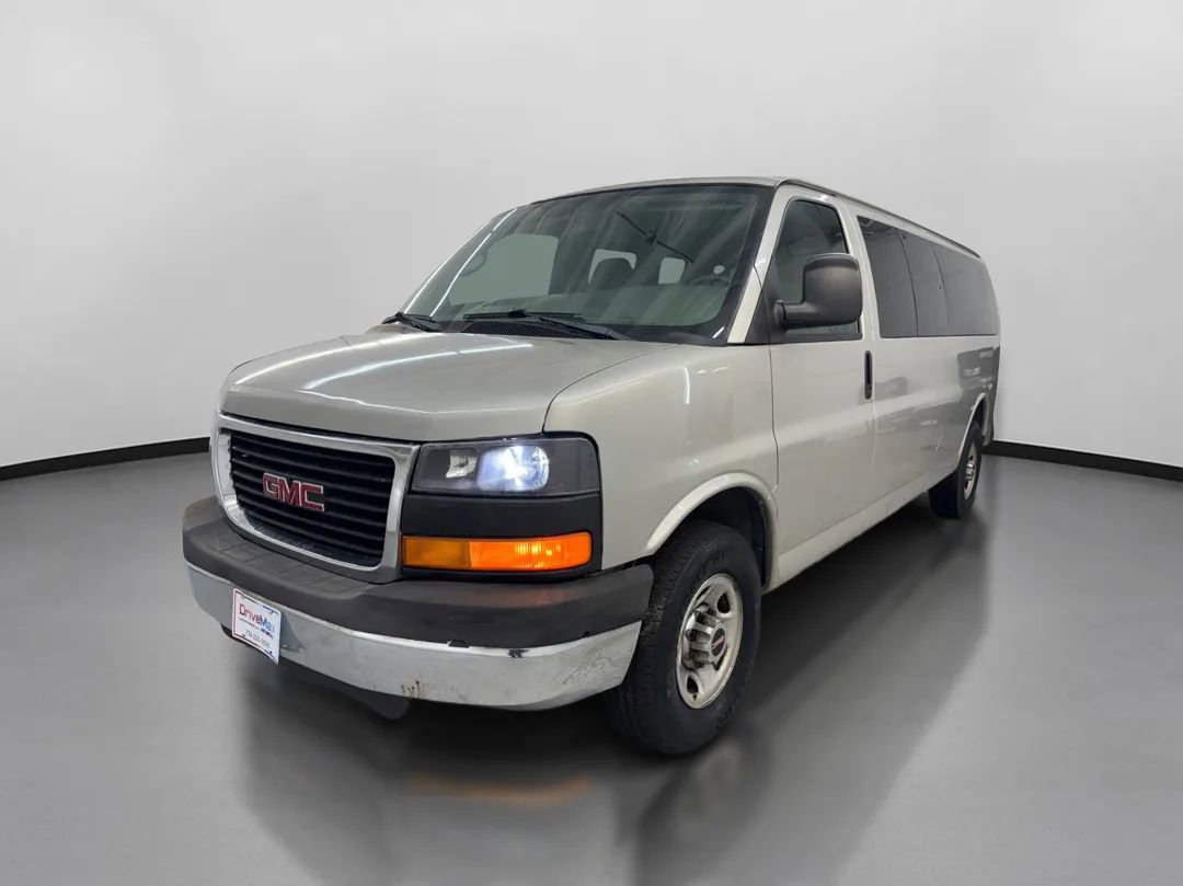 Used 2008 GMC Savana 3500 Extended Passenger w/ LT Preferred Equipment Group image 4