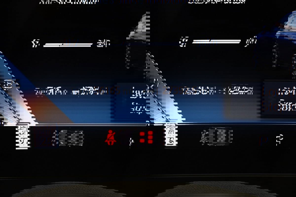 Used 2023 BMW 760i xDrive image 52