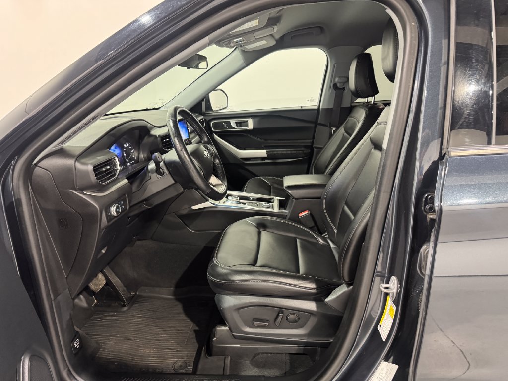 Used 2022 Ford Explorer XLT AWD/4WD image 13