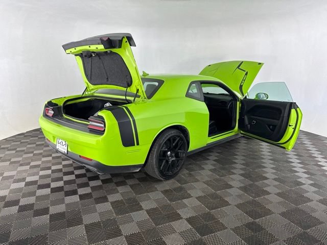 Used 2015 Dodge Challenger R/T Scat Pack w/ Scat Pack Appearance Package RWD image 16