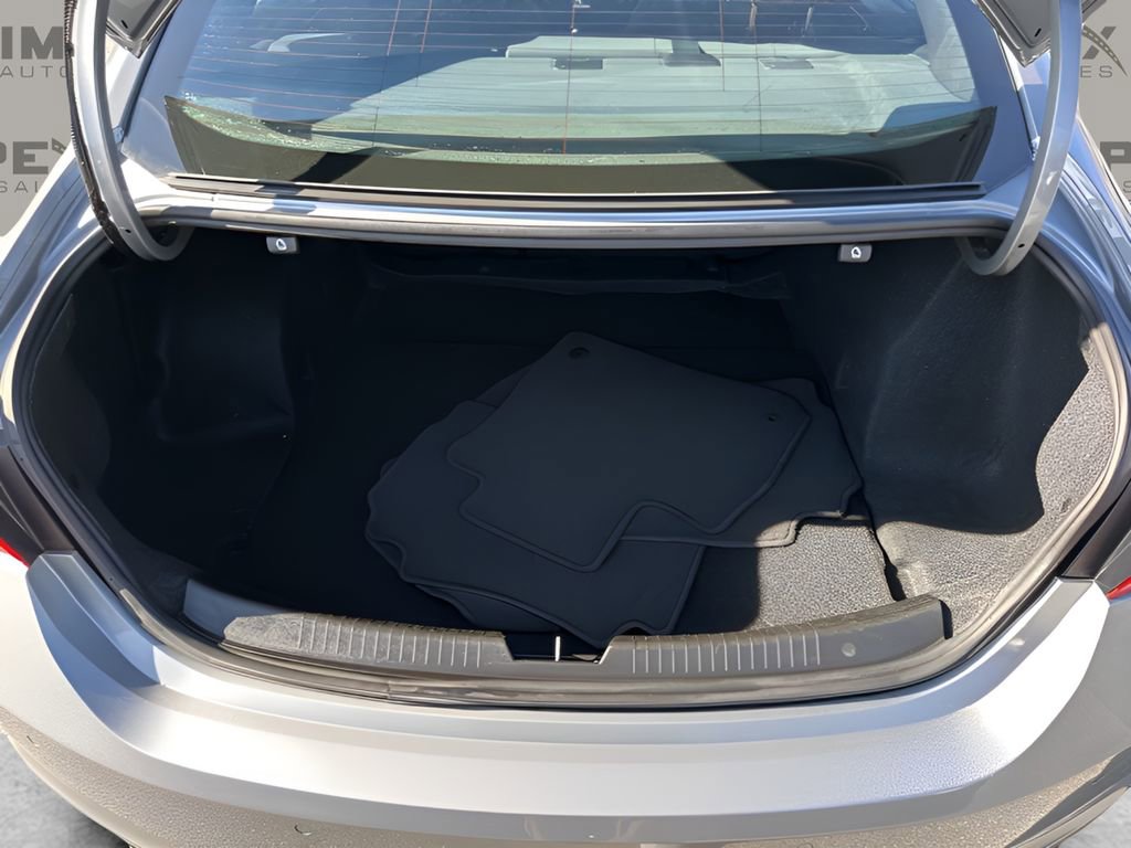 Used 2024 Chevrolet Malibu LT image 26