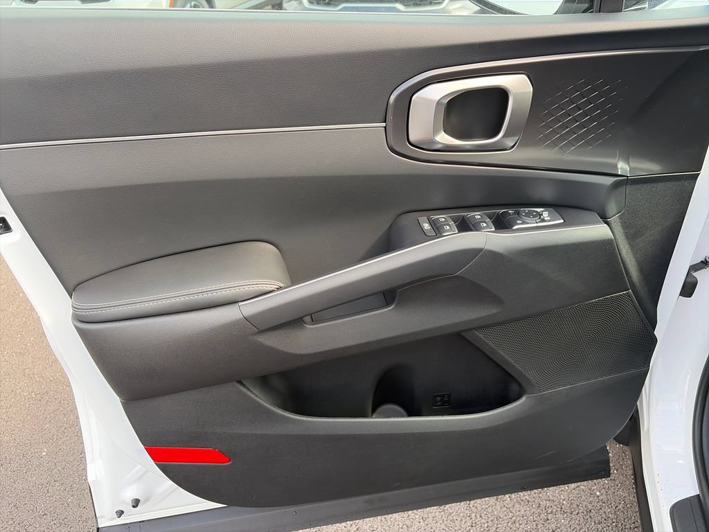 New 2026 Kia Sorento LX FWD image 15