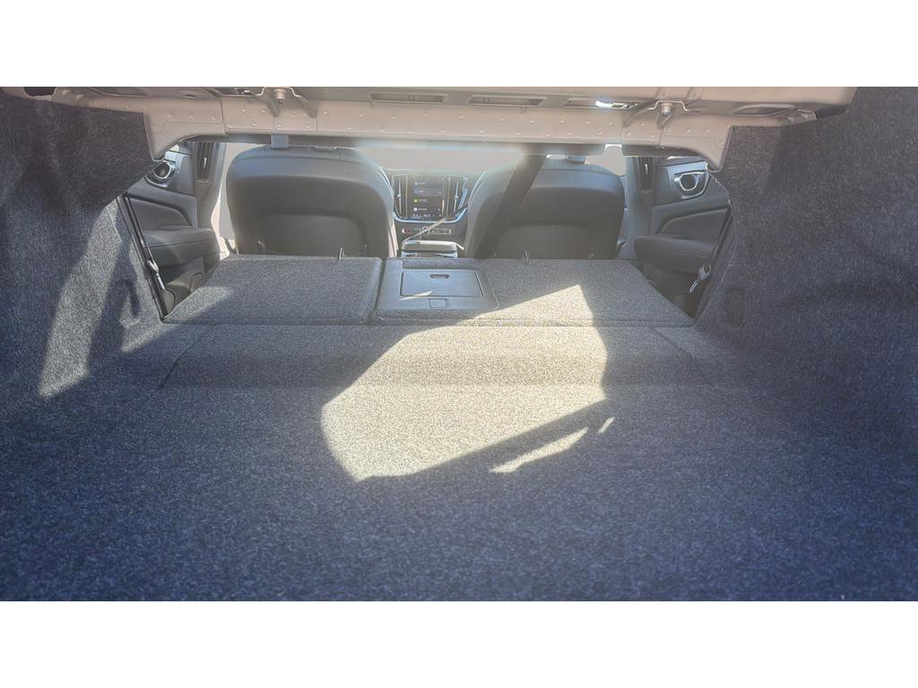 Used 2023 Volvo S60 T8 Plus image 17