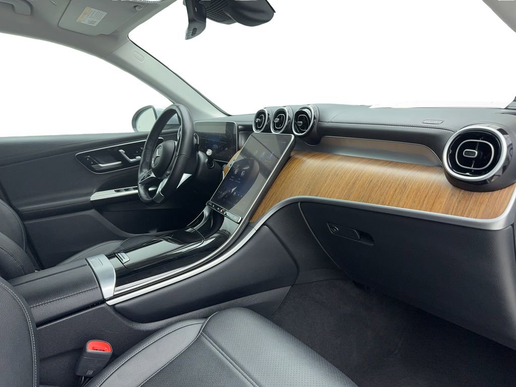 Used 2024 Mercedes-Benz GLC 300 4MATIC image 37