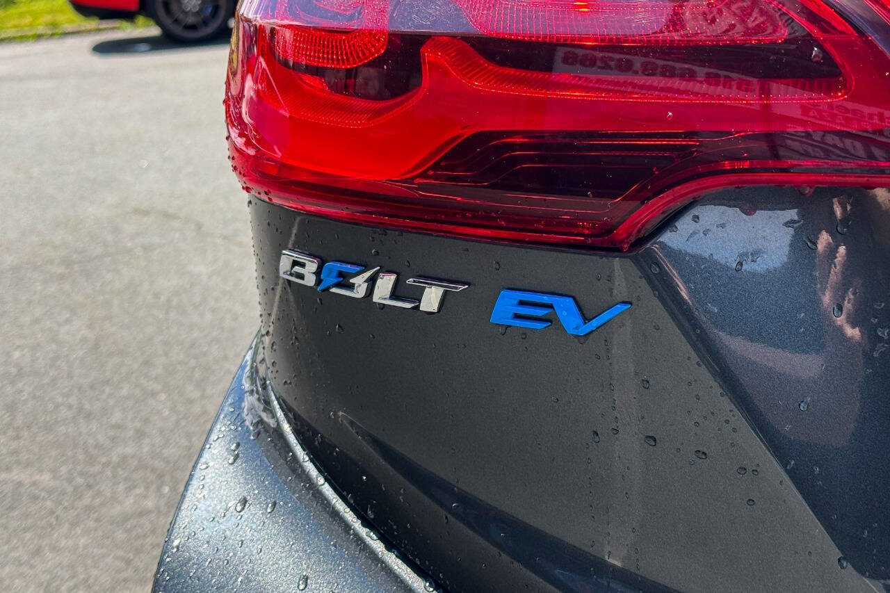 Used 2020 Chevrolet Bolt LT FWD image 16