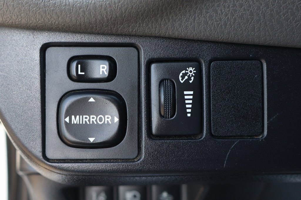 Used 2018 Toyota Yaris LE w/ Carpet Mat Package FWD image 21