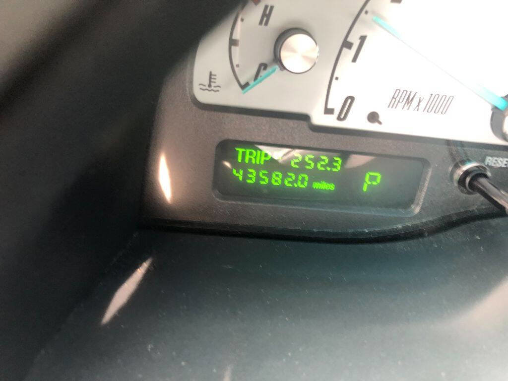 Used 2002 Ford Thunderbird Deluxe image 12