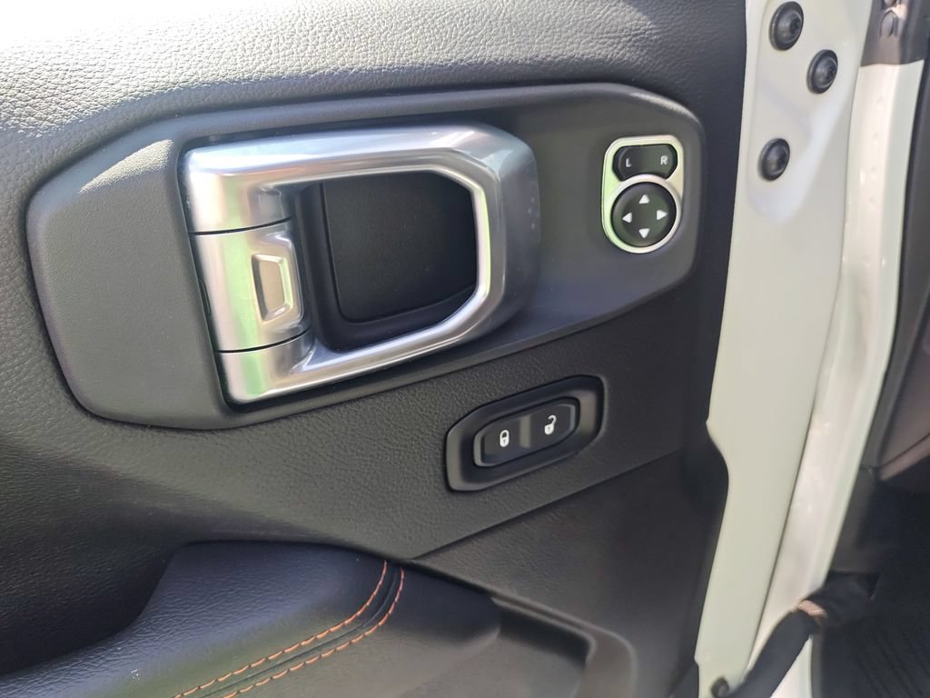 Used 2023 Jeep Gladiator Mojave w/ LED Lighting Group AWD/4WD image 11