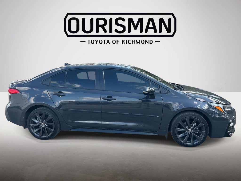 Used 2025 Toyota Corolla SE image 2
