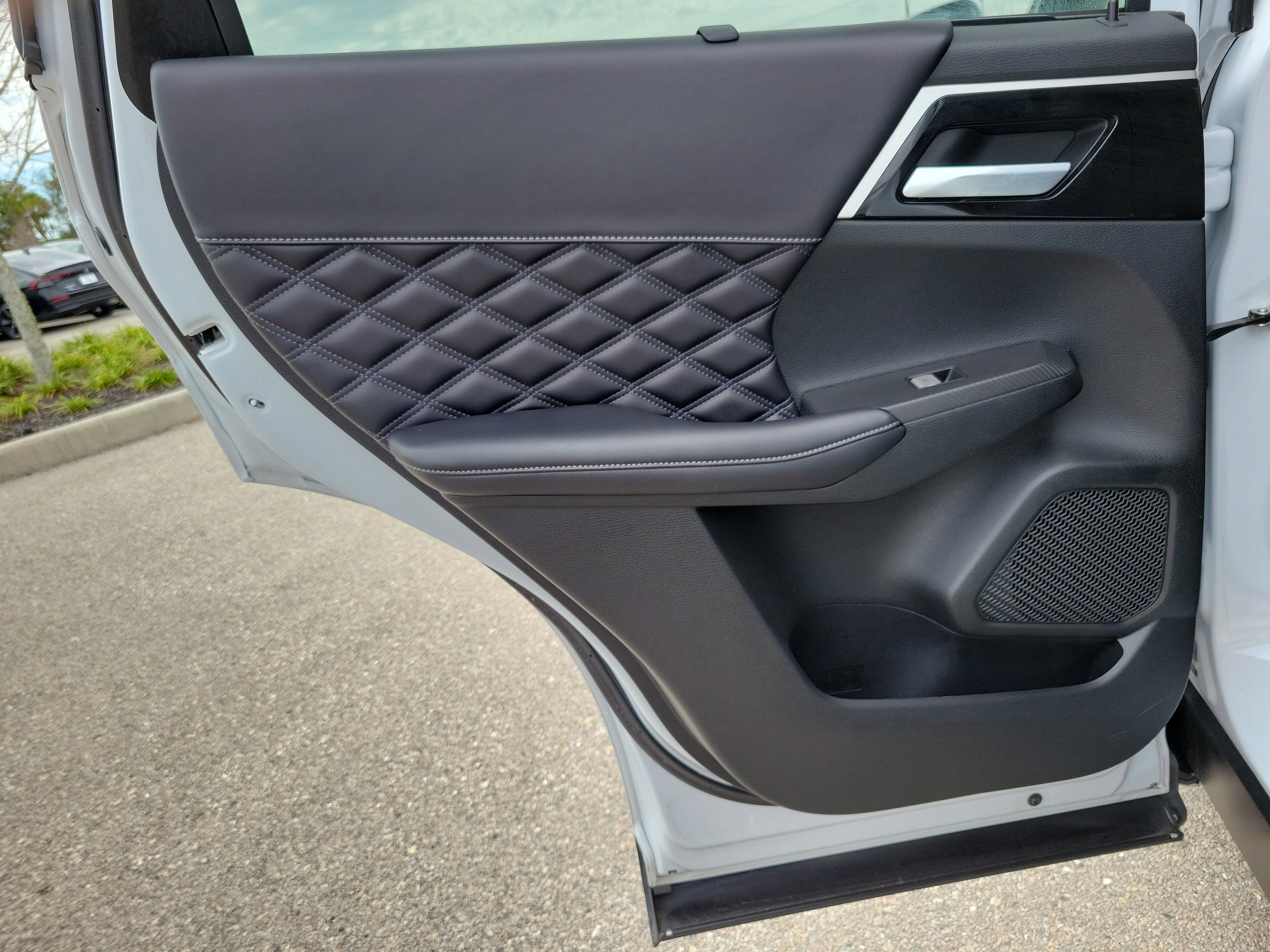 Used 2023 Mitsubishi Outlander SEL image 15