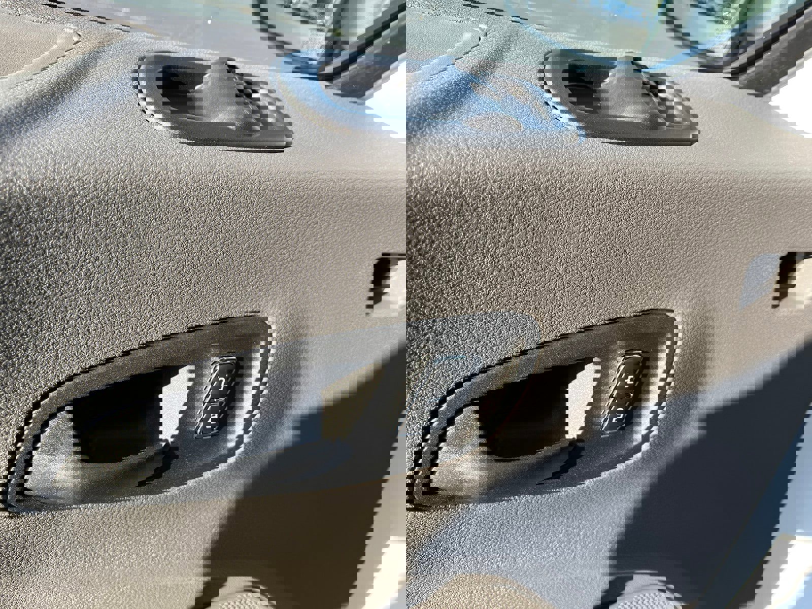 New 2026 Ford Transit 250 148 Medium Roof RWD image 12