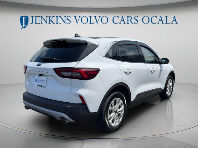 Used 2023 Ford Escape Active w/ Tech Pack #2 FWD image 3
