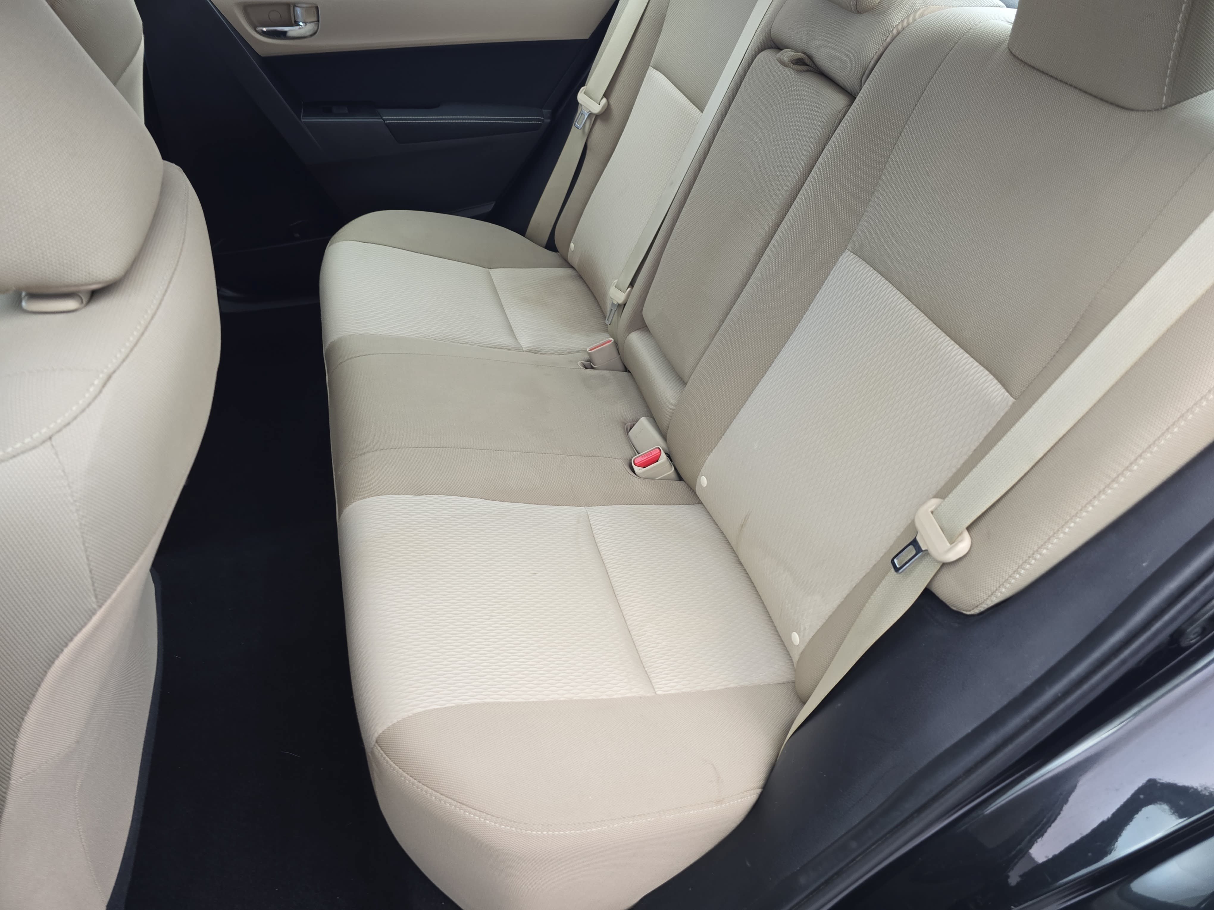 Used 2016 Toyota Corolla LE FWD image 13
