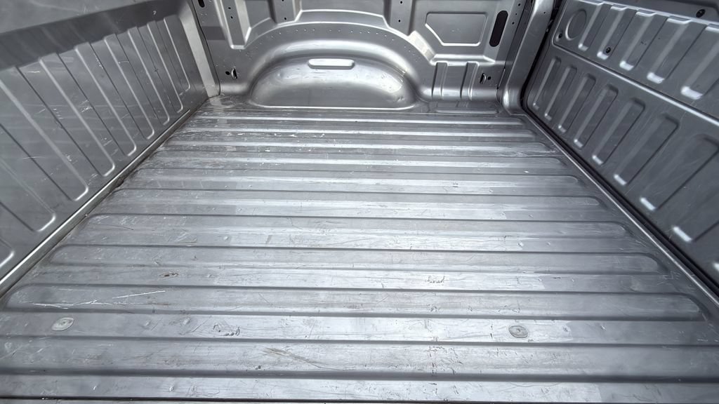 Used 2024 RAM 1500 Laramie AWD/4WD image 9