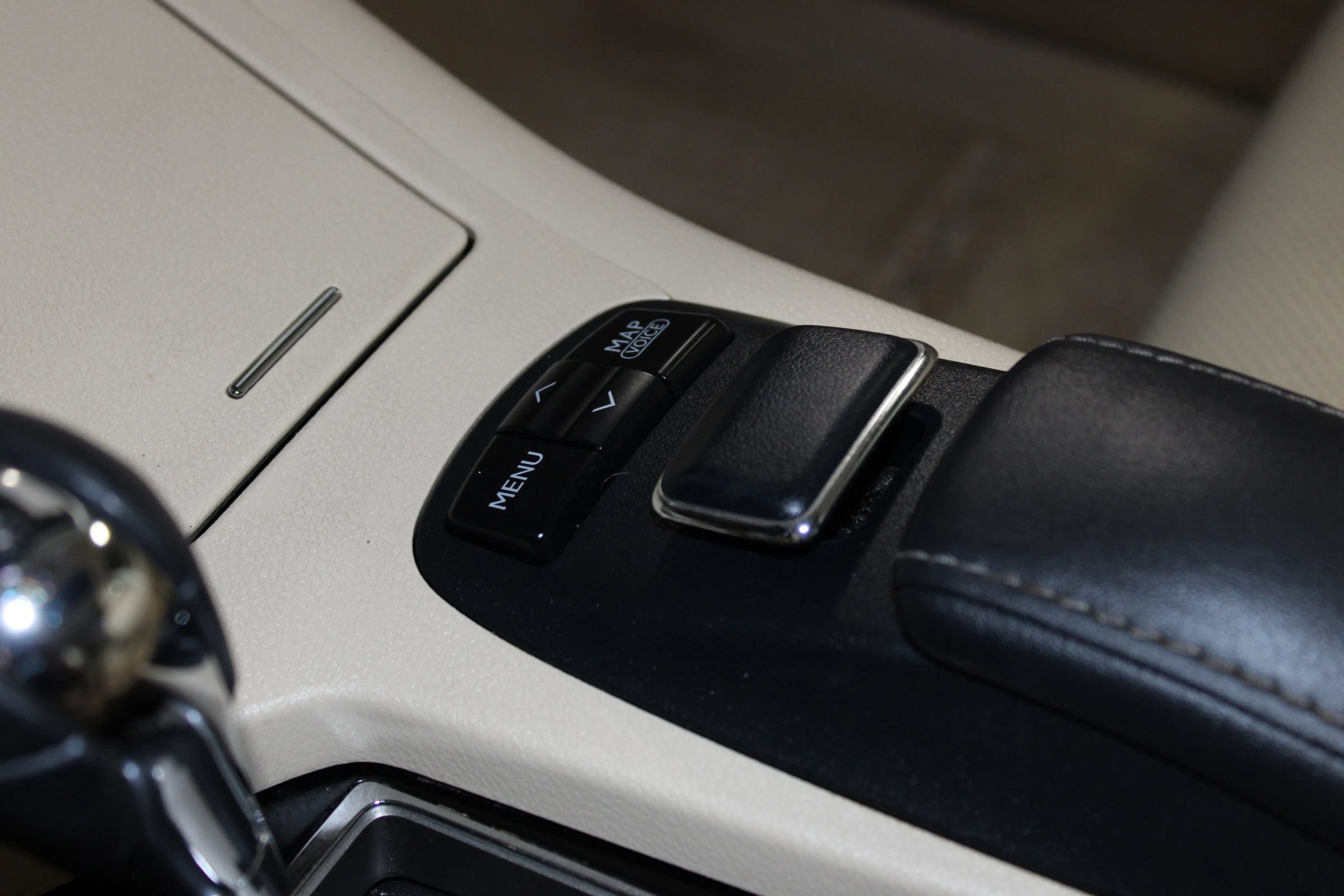 Used 2013 Lexus ES 300h w/ Luxury Pkg FWD image 23