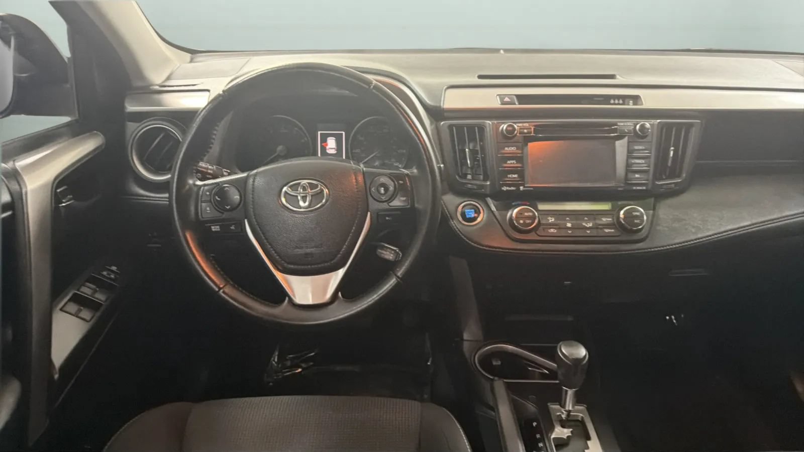 Used 2018 Toyota RAV4 XLE w/ Plus Extra Value Package FWD image 10