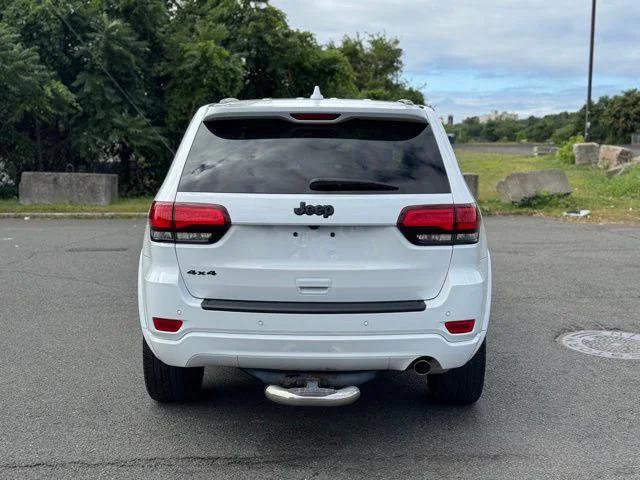 Certified 2022 Jeep Grand Cherokee Laredo X AWD/4WD image 4
