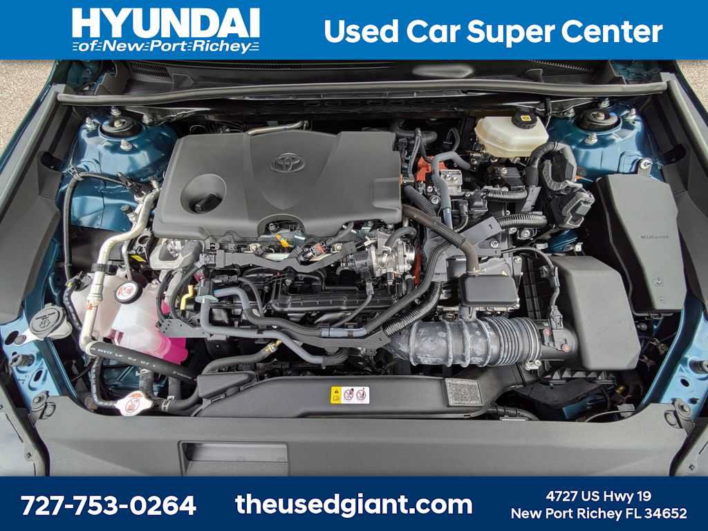 Used 2025 Toyota Camry SE FWD image 14