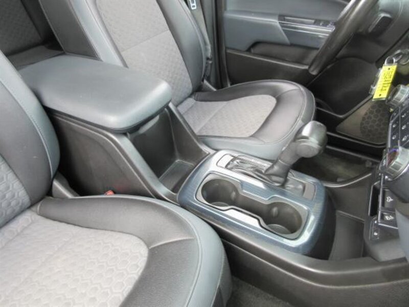 Used 2016 Chevrolet Colorado Z71 w/ Z71 Midnight Edition RWD image 13