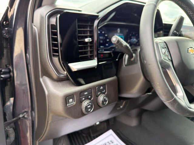 Used 2024 Chevrolet Silverado 1500 LT AWD/4WD image 17