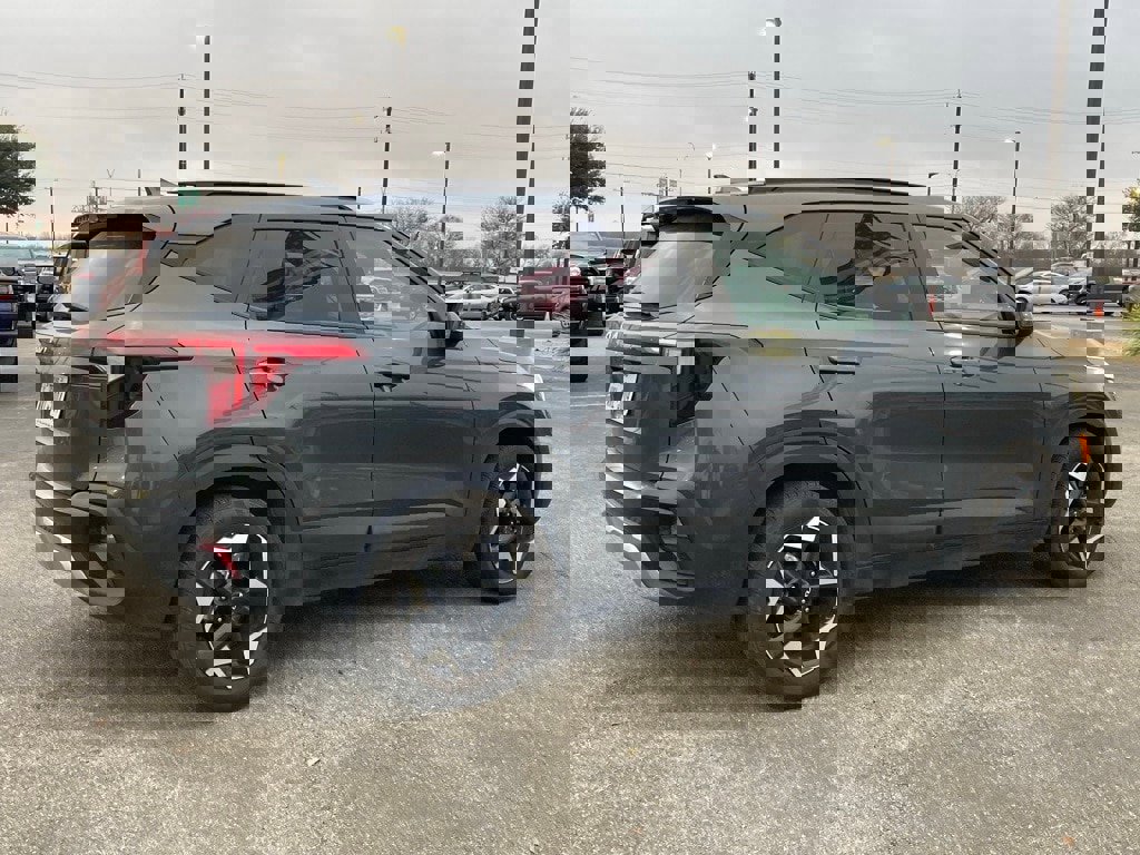 Used 2025 Kia Seltos S image 4