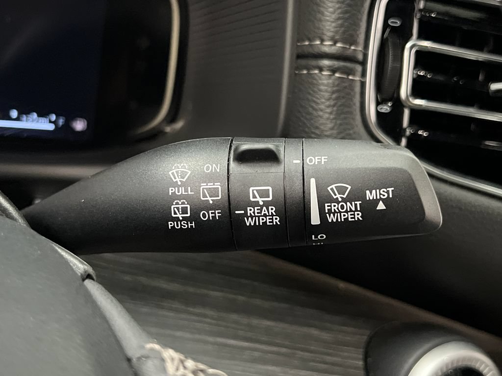 Used 2024 Jeep Wagoneer Series III AWD/4WD image 59