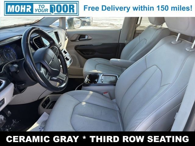 Used 2021 Chrysler Pacifica Touring-L image 13