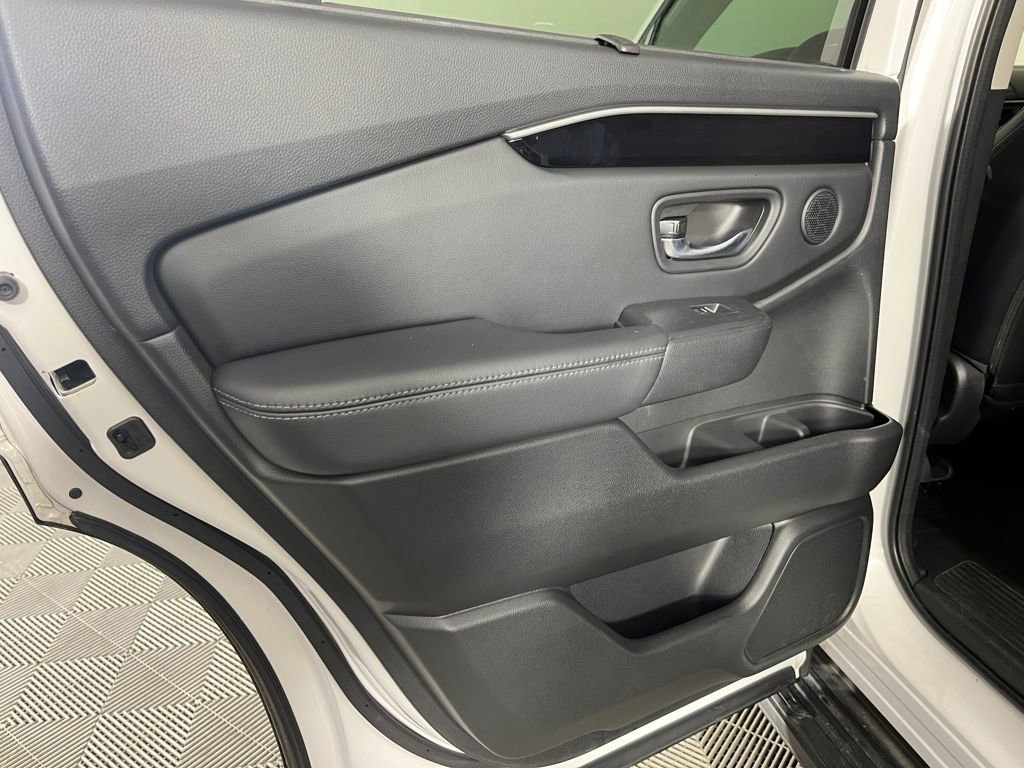 Used 2023 Honda Pilot Touring image 12