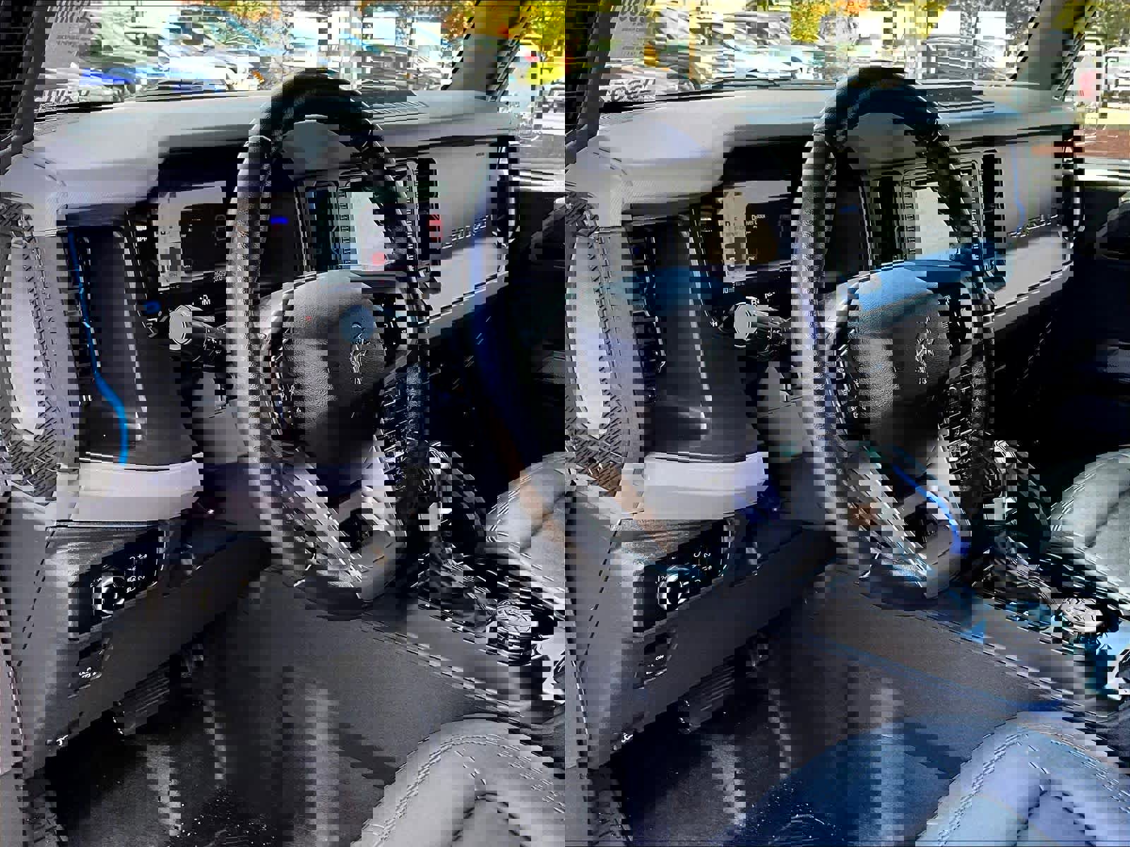 Used 2023 Ford Bronco Black Diamond w/ Sasquatch Package image 8