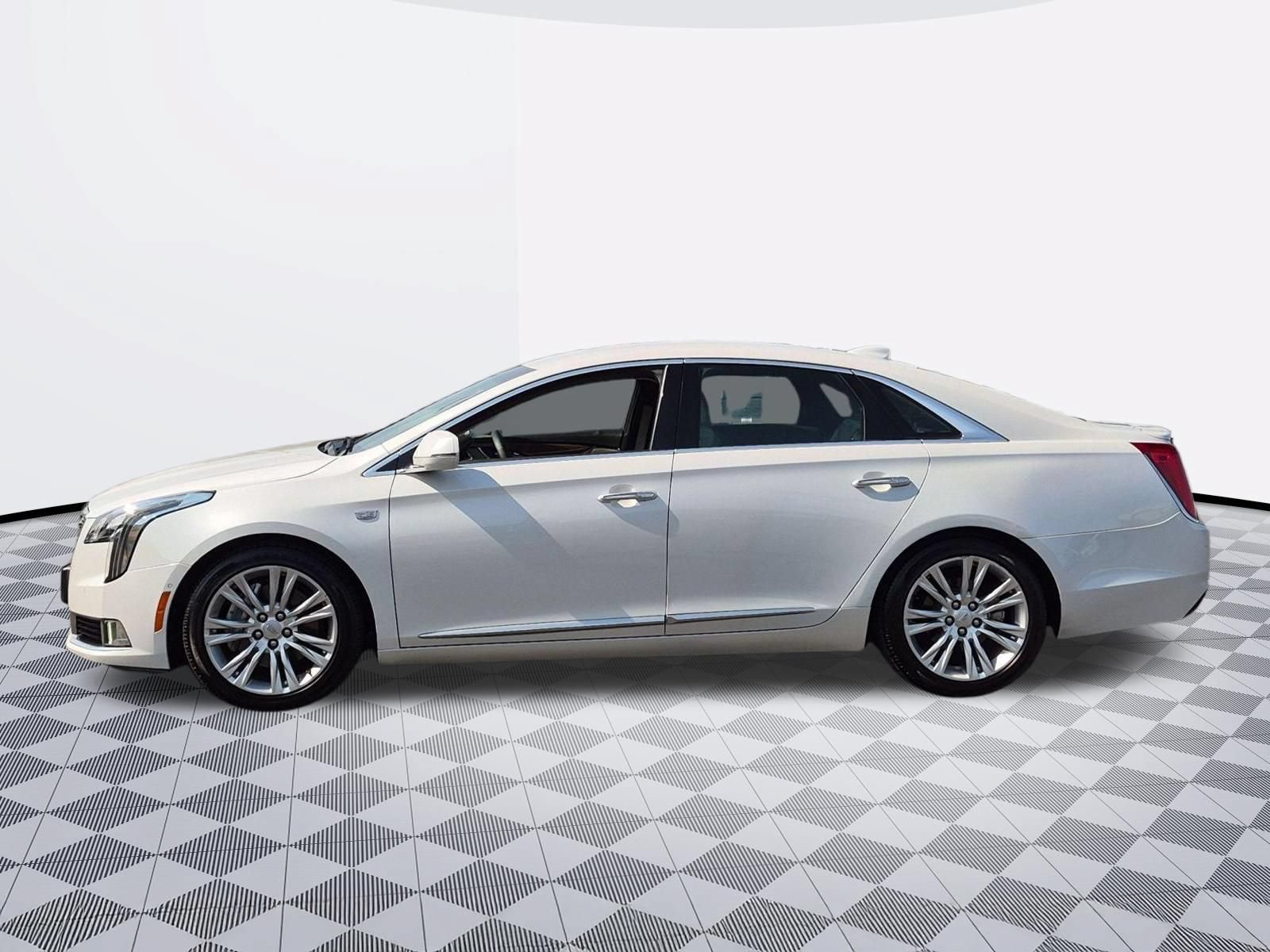 Certified 2018 Cadillac XTS Luxury FWD image 4