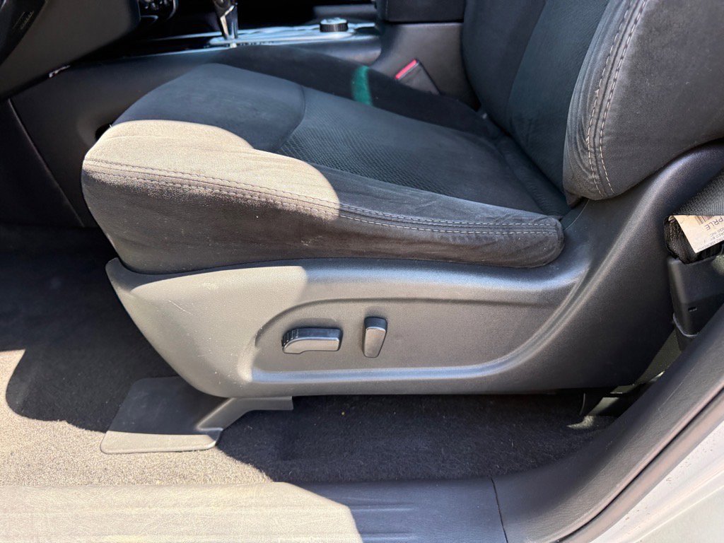 Used 2016 Nissan Pathfinder SV image 15