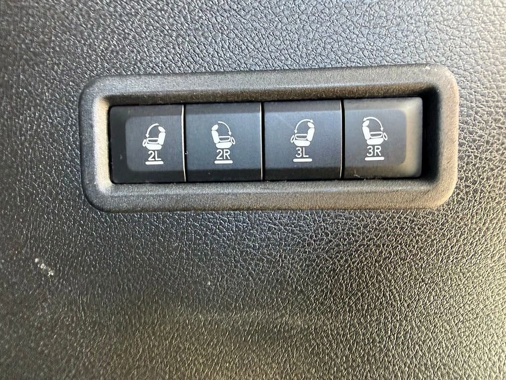 Used 2024 Jeep Wagoneer Series III AWD/4WD image 16