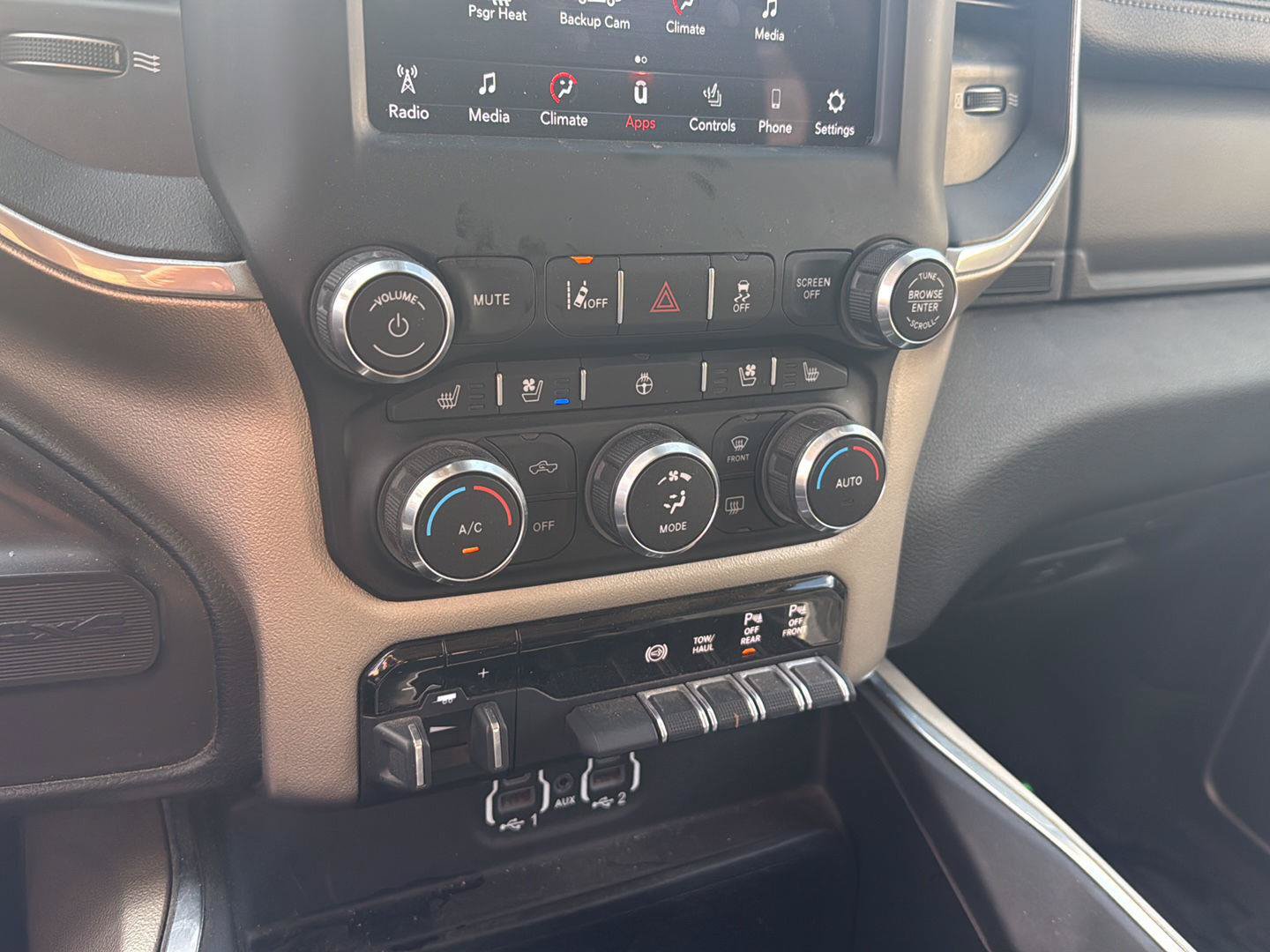 Used 2020 RAM 2500 Laramie AWD/4WD image 11