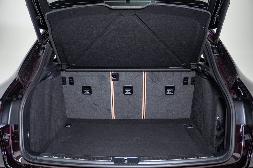 New 2026 Porsche Macan AWD/4WD image 28