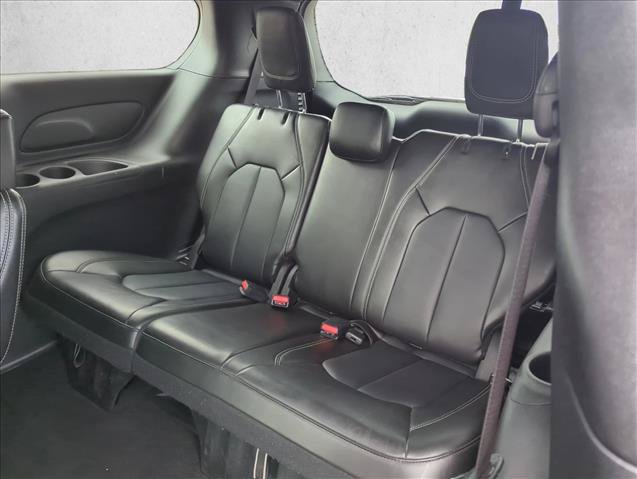 Used 2025 Chrysler Pacifica Select FWD image 20