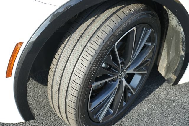 Used 2024 Toyota Prius XLE FWD image 13