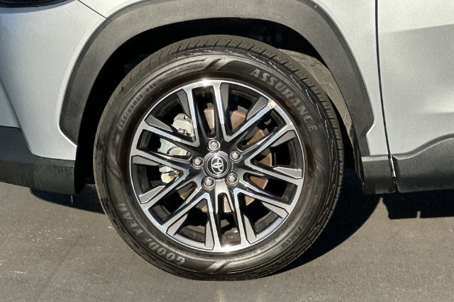 Certified 2026 Toyota Corolla Cross XLE w/ Convenience Package AWD/4WD image 31